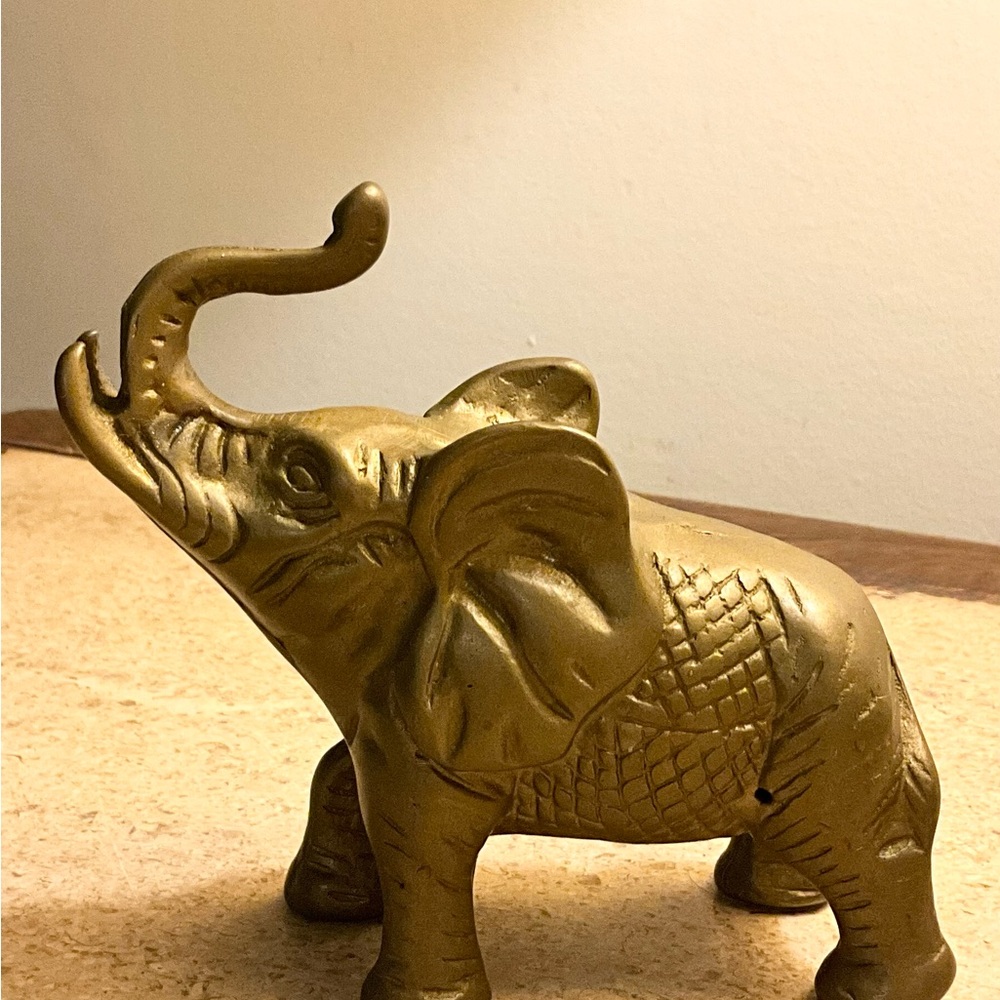 Vintage Solid Brass Elephant Figurine Bank 4” Tall x 4” Wide – Good Condition